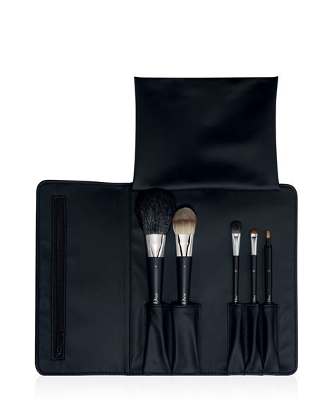 pinceau maquillage dior